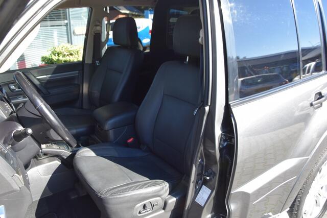 Mitsubishi PAJERO 3.2 DID 5DRS SPECIAL A/T VAN