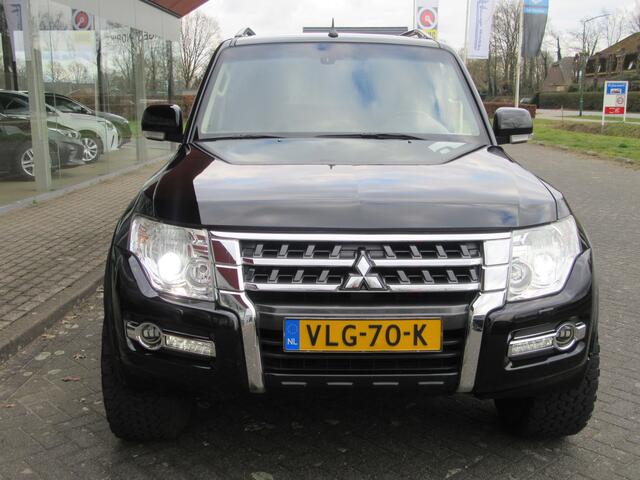 Mitsubishi PAJERO 3.2 DI-D B-stijl LWB 4WD PANO. Leder, (occasion)