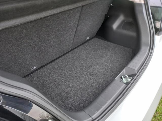 Mitsubishi SPACE STAR 1.2 Nova CVT