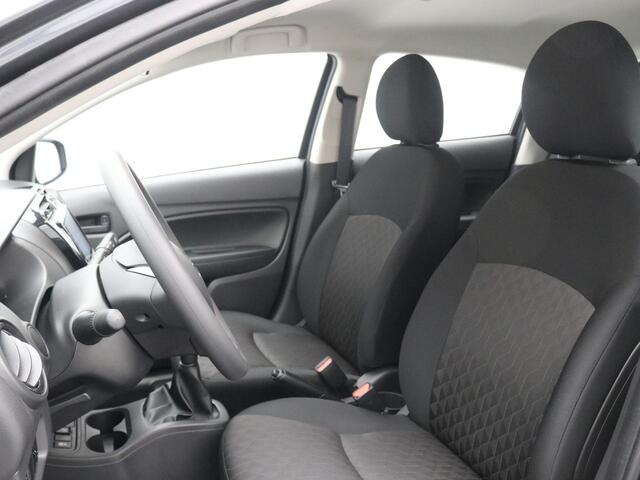 Mitsubishi SPACE STAR 1.2 Active / ¤2.750,- Op = Op Voordeel / ¤18.835,- Rijklaarprijs / Nieuw Uit Voorraad Leverbaar / 5 Persoons! / 8 Jaar Fabrieksgarantie /