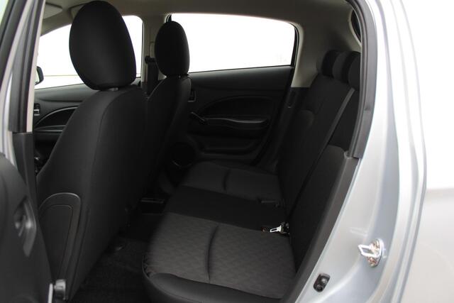 Mitsubishi SPACE STAR 1.2 Active / ¤3.235,- Op = Op Voordeel / ¤18.350,- Rijklaarprijs / Nieuw Uit Voorraad Leverbaar / 5 Persoons! / 8 Jaar Fabrieksgarantie /