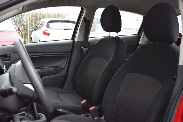 Mitsubishi SPACE STAR 1.2 Connect+ Goedkoper rijden kan niet! Fabrieksgarantie t/m januari 2031!