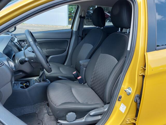 Mitsubishi SPACE STAR 1.2 80pk Nova 5-Deurs | 1ste Eigenaar | Navi | Apple Carplay+Android Auto | Clima | Cruise | Licht+Regensensor | Keyless Entry | Stoelverwarming | Pdc | Privacy Glass | 14''lm