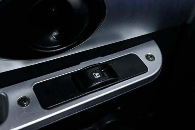 Motion Mirage EV City Car GEEN RIJBEWIJS NODIG / Achteruitrijcamera / Grote actieradius