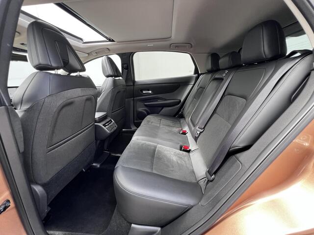 Nissan Ariya Evolve 91 kWh Automaat / WLTP bereik 516 km / Trekgewicht 750 kg / CCS snelladen / Elektrisch Glazen Schuif- en Kanteldak / Elektrisch Verstelbare Voorstoelen met geheugenset / Adaptieve Cruise Control / Keyless Entry & Start / Stoelventilatie / Stuur-,