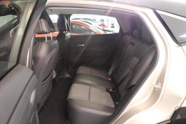 Nissan Ariya Advance 66 kWh | Warmtepomp | 22 KWH lader | 360° Camera | elektr. achterklep | Stuur & stoel verwarming |