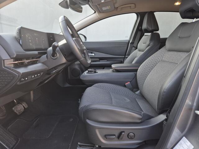 Nissan Ariya Advance 66 kWh Automaat / Accu SOH 99% / Fabrieksgarantie tot 02-2027 / CCS snelladen / Elektrische achterklep / Stuur-& Stoel verwarming / Adaptief cruise control / 360 camera / warmtepomp / Apple Carplay Android Auto /