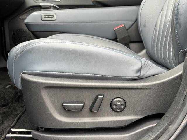 Nissan Ariya Evolve 66 kWh / Accu SOH 99% / Panoramadak / HUD / Luxe Premium Nappa Lederen Bekleding / BOSE Premium Audio / Stoel & Stuurwiel Verwarming / Stoel Ventilatie / Achterbank Verwarming / Elektr. Achterklep / Elektr. verstelbare Stoelen / 360 Camera / Apple