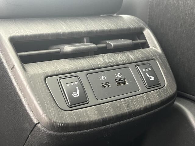 Nissan Ariya Evolve 91 kWh / Achteruitrijcamera / Apple Carplay & Android Auto / Navigatie full map / Keyless Entry & Start / Adaptieve Cruise Control / Climate Control /