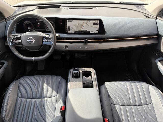 Nissan Ariya Evolve 91 kWh / Stoelverwarming voor en achter / Schuif-kantel dak / Stoelventilatie / Stuurverwarming / 100% dealer onderhouden / Elektrisch verstelbare stoelen met geheugen / Elektrische achterklep / Adaptieve cruise control