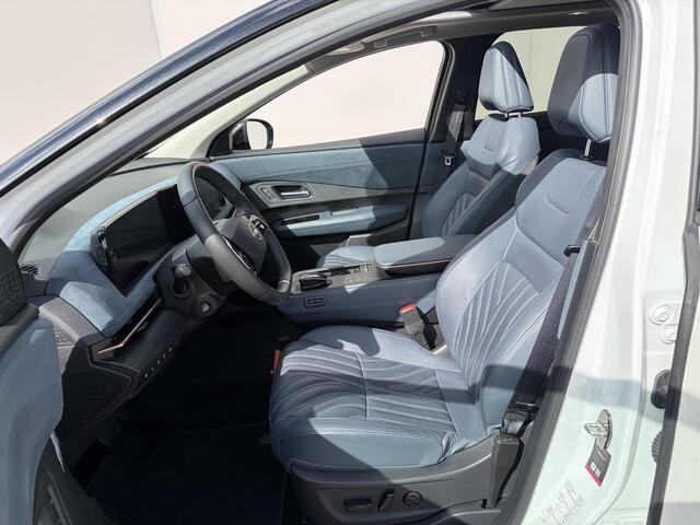 Nissan Ariya Evolve 91 kWh / Stoelverwarming voor en achter / Schuif-kantel dak / Stoelventilatie / Stuurverwarming / 100% dealer onderhouden / Elektrisch verstelbare stoelen met geheugen / Elektrische achterklep / Adaptieve cruise control