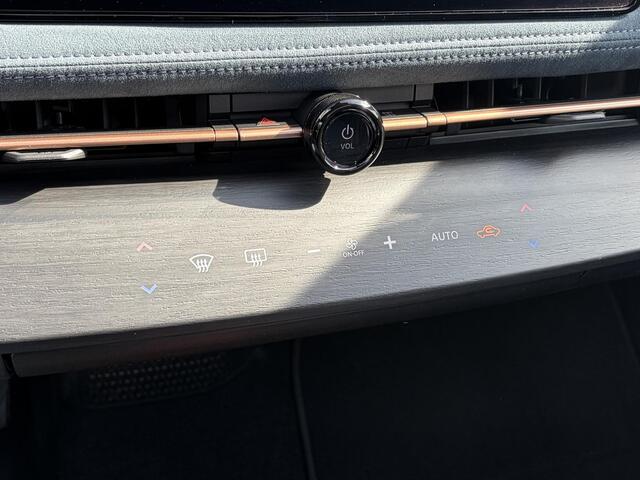 Nissan Ariya Evolve 91 kWh / Stoelverwarming voor en achter / Schuif-kantel dak / Stoelventilatie / Stuurverwarming / 100% dealer onderhouden / Elektrisch verstelbare stoelen met geheugen / Elektrische achterklep / Adaptieve cruise control