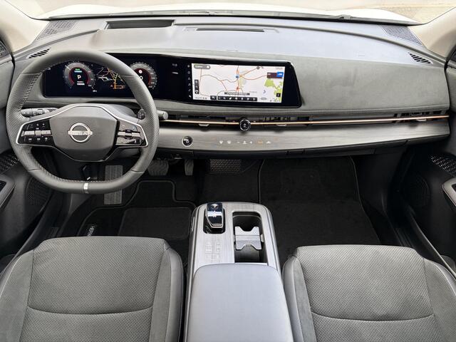 Nissan Ariya e-4ORCE Evolve 91 kWh 4WD / 306 PK / Leder / 1.500 kg Trekgewicht / Warmtepomp / 10 jaar Nissan More Garantie / Stoelverwarming voor en achter / Schuif-kantel dak / Stoelventilatie / Stuurverwarming / Rondomzicht camera / Elektrisch verstelbare stoelen met geheugen / Elektrische achterklep / Adaptieve cruise control / Apple Carplay/Android Auto /