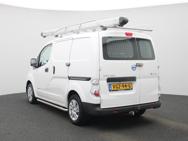 Nissan E-NV200 Optima 40 kWh 109PK Automaat | Luchtvering | Kopschot met ruit | Extra inbraakbeveiliging laadruimte | Sidebars | Opbergkasten | Rhino Pipetube | Climate Control / ECC | Trekhaak | Cruise control | Achteruitrijcamera | Dakrailing | Imperiaal rol | Schuif