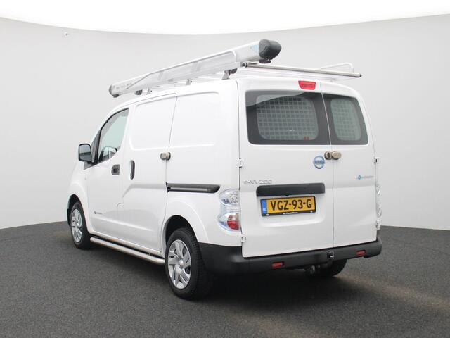 Nissan E-NV200 Optima 40 kWh 109PK Automaat | Luchtvering | Kopschot met ruit | Extra inbraakbeveiliging laadruimte | Sidebars | Opbergkasten | Rhino Pipetube | Climate Control / ECC | Trekhaak | Cruise control | Achteruitrijcamera | Dakrailing | Imperiaal rol | Schuif