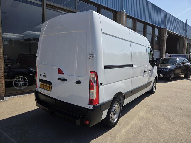 Nissan INTERSTAR 2.3 dCi 150Pk / 110Kw L2/H2 Airco Cruise Achteruitrijcamera Trekhaak 2500 Kg