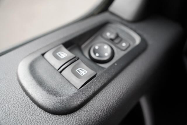 Nissan INTERSTAR Bakwagen 2.3 DCI 163pk LAADKLEP LxBxH 408x205x220 2024 BPM VRIJ - CLIMA - NAVI - CRUISE