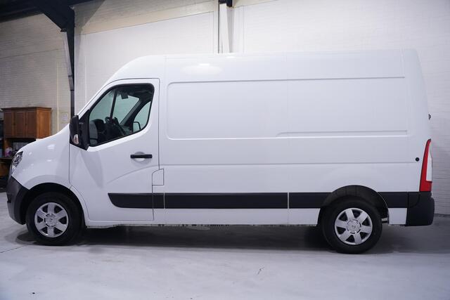 Nissan INTERSTAR 2.3 dCi 135 pk L2H2 Acenta Navi, Camera, Airco Cruise Control, Laadruimte Pakket, 3-Zits