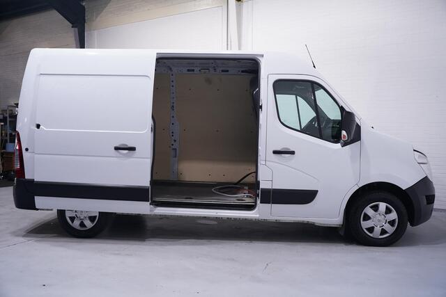 Nissan INTERSTAR 2.3 dCi 135 pk L2H2 Acenta Navi, Camera, Airco Cruise Control, Laadruimte Pakket, 3-Zits