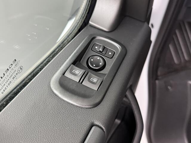 Nissan INTERSTAR 2.3DCI 165PK Dubbellucht Bakwagen+Laadklep | Dakspoiler | Airco | Cruise | 3-Zits