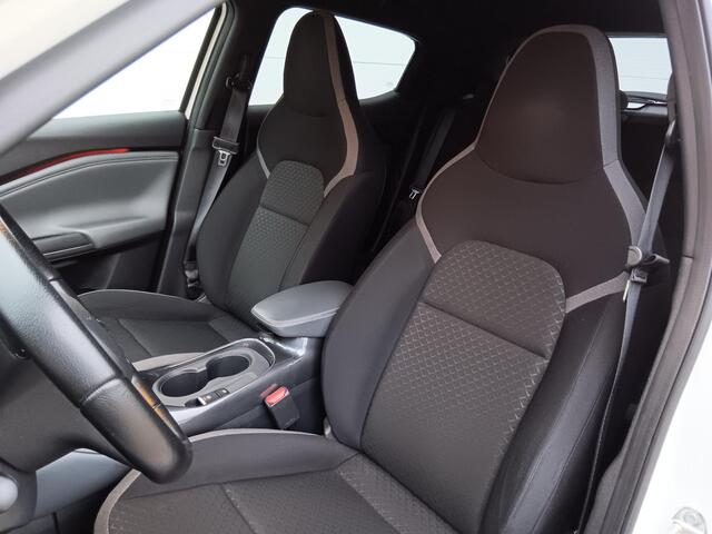 Nissan JUKE 1.0 DIG-T N-Connecta Apple Carplay / Parkeersensoren + Camera / Climate Control / Keyless Entry