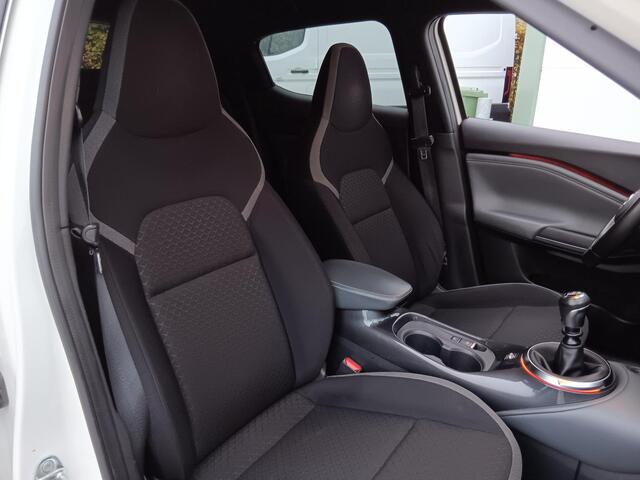 Nissan JUKE 1.0 DIG-T N-Connecta Apple Carplay / Parkeersensoren + Camera / Climate Control / Keyless Entry