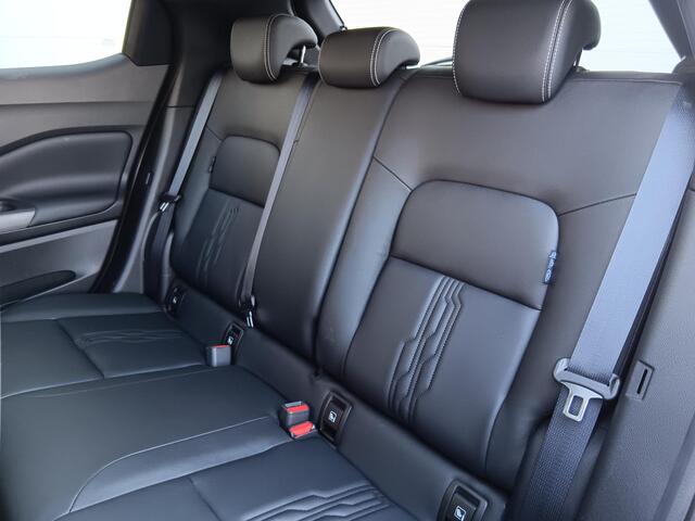 Nissan JUKE 1.6 Hybrid Tekna Sound Pack / Lichtmetalen Velgen 19-inch / Two-Tone Lak / Lederen Bekleding