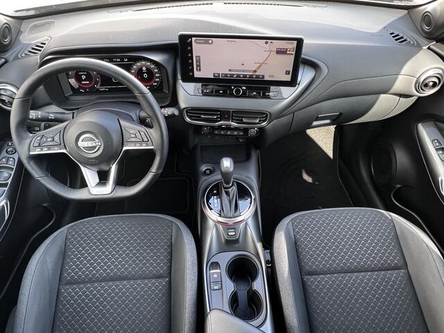 Nissan JUKE 1.0 DIG-T N-Connecta Automaat / Dealer onderhouden / Stuur-, stoel- en voorruitverwarming / Camera / Navigatie / Apple Carplay Android Auto / All Season banden 17"/