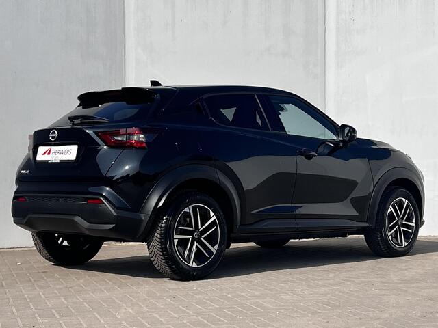 Nissan JUKE 1.0 DIG-T N-Connecta Automaat / Dealer onderhouden / Stuur-, stoel- en voorruitverwarming / Camera / Navigatie / Apple Carplay Android Auto / All Season banden 17"/