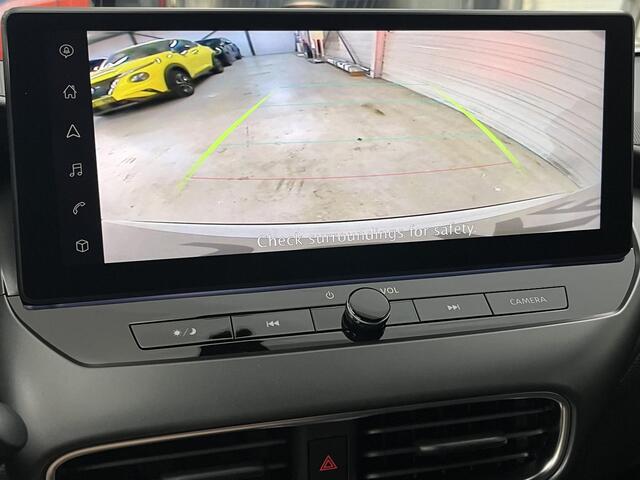 Nissan JUKE 1.6 Hybrid N-Design / **¤6.000,- korting **/ NIEUW uit voorraad leverbaar! / Cold Pack Light / Cruise- en Climate Control / Achteruitrijcamera / Navigatie full map