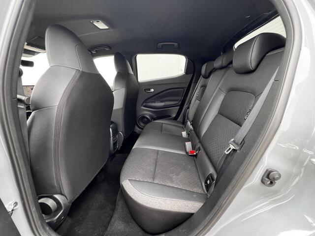 Nissan JUKE 1.0 DIG-T N-Connecta DCT Automaat / Cold pack / Allseason banden / Apple Carplay Android Auto / 17" LM wielen / Achteruitrijcamera / Stuur-, Stoel en voorruitverwarming / Navigatie / Climate control /