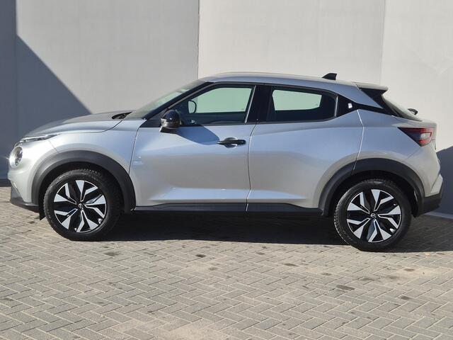 Nissan JUKE 1.0 DIG-T Acenta Handgeschakeld / Allseason banden / Apple Carplay Android Auto / Achteruitrijcamera / Stoelverwarming / Navigatie / Climate control / Cruise control / Lichtmetalen wielen 17" /