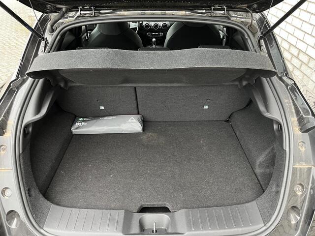 Nissan JUKE 1.6 Hybrid N-Connecta | Stoel + Stuurverwarming | Achteruitrijcamera | Apple CarPlay / Android Auto |