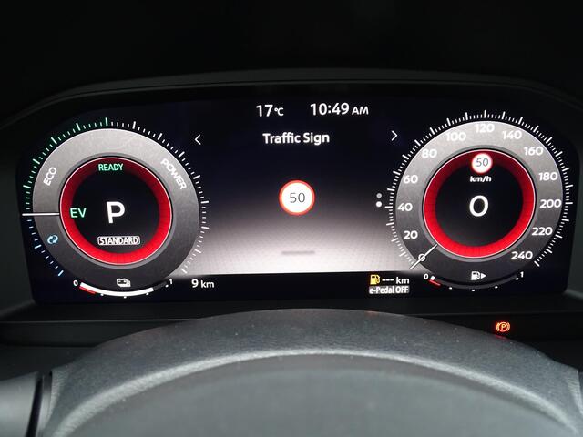 Nissan JUKE 1.6 Hybrid N-Connecta COLD PACK / METALLIC LAK