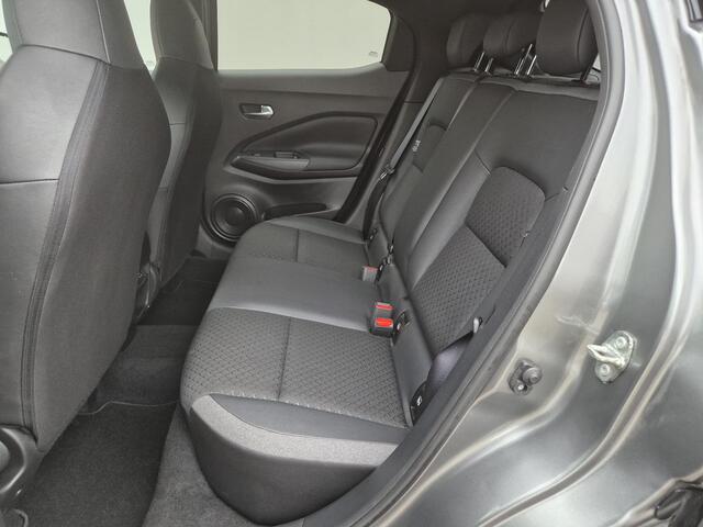 Nissan JUKE 1.0 DIG-T N-Connecta Automaat / Cold Pack / Apple Carplay Android Auto / Stuur-, Stoel en Voorruitverwarming / Achteruitrijcamera / Cruise control / Keyless Entry/Start / Draadloze telefoon lader / Climate control /