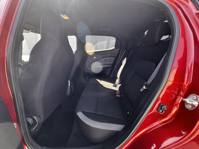 Nissan JUKE 1.0 DIG-T N-Connecta / NL auto / Dealer onderhouden / Trekhaak 1.250 kg / Achteruitrijcamera / Parkeersensoren V+A / Navigatie / Apple Carplay Android / Climate Control /
