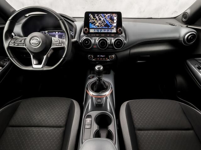 Nissan JUKE 1.0 DIG-T N-Connecta Black Sport (APPLE CARPLAY, NAVIGATIE, CLIMATE, CAMERA, SPORTSTOELEN, GETINT GLAS, CRUISE, NIEUWSTAAT)