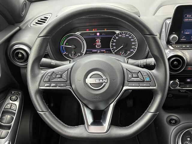 Nissan JUKE 1.6 Hybrid N-Connecta / Fabrieksgarantie tot 03-2027 / Adaptieve Cruise control / Navigatie d.m.v. Apple Carplay/Android Auto / Achteruitrijcamera / Parkeersensoren voor en achter / Climate control / Keyless Entry/Start /