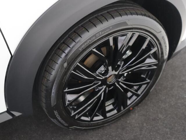 Nissan JUKE Hybrid 143 6AT Red-line Edition 143PK | Rijklaarprijs! | Limited Edition 1 of 25 | Rode Details | BOSE Audio | Adaptieve Cruise Control | 360 Camera | Stoel,- Stuur en Voorruitverwarming | 19'' Inch Zwarte Velgen | Zwart Leder Interieur | Apple CarPlay & Android Auto | Nieuw uit voorraad leverbaar!