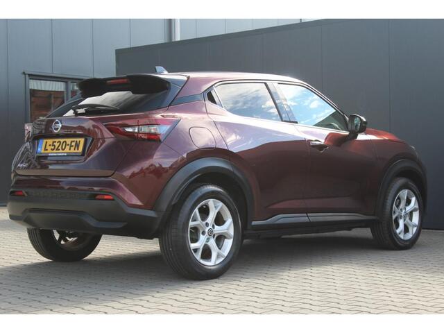 Nissan JUKE 1.0 DIG-T N-Connecta | Incl. 12 maanden garantie | Parkeercamera | Parkeersensoren | Cruise control | Climate control | Bluetooth | Airco | Lichtmetalen velgen | DAB