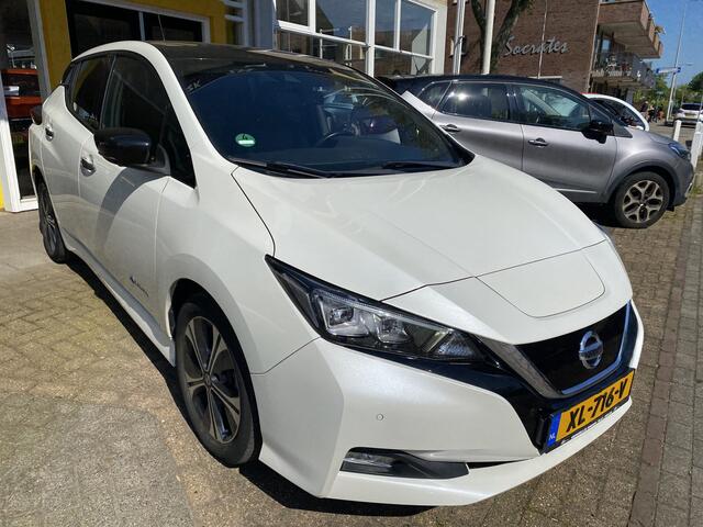 Nissan LEAF Tekna 40 kWh CAMERA AIRCO ECC PARKEERSENSOREN TWO TONE COLOR CPV ELEKTR.RAMEN
