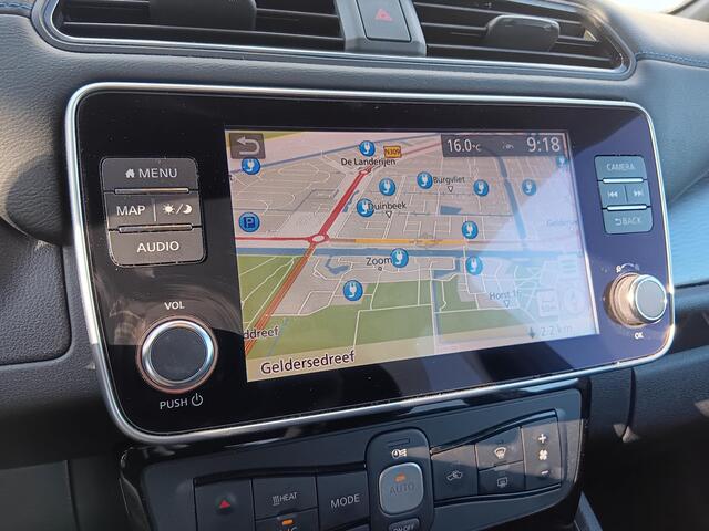Nissan LEAF N-Connecta 40 kWh Navigatie / Climate Control / Stuurwielverwarming / Achterbankverwarming / Lichtmetalen Velgen / LED / Privacy Glass / LED