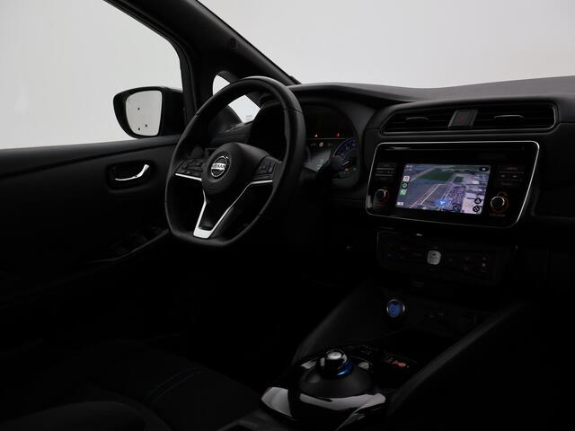 Nissan LEAF N-CONNECTA 40 KWH *8.228 KM* ADAPTIVE CRUISE / 360 CAMERA / STANDKACHEL / APPLE CARPLAY