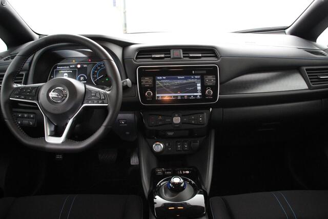 Nissan LEAF N-Connecta 40 kWh ¤ 2000,- subsidie mogelijk particulier ! | Navigatie | Climate Control | Camera | Parkeer sensoren |