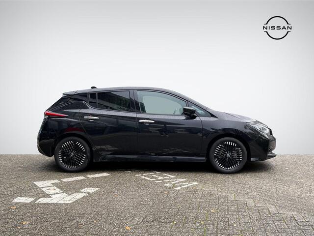 Nissan LEAF N-Connecta 39 kWh *¤2.000 SUBSIDIE MOGELIJK!* | Trekhaak | Navigatie | Stuur- + Stoelverwarming | 360° Camera | Rijklaarprijs!
