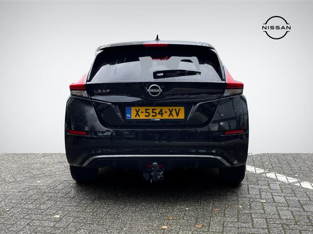 Nissan LEAF N-Connecta 39 kWh *¤2.000 SUBSIDIE MOGELIJK!* | Trekhaak | Navigatie | Stuur- + Stoelverwarming | 360° Camera | Rijklaarprijs!