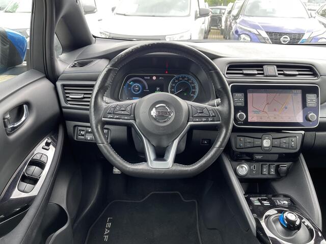 Nissan LEAF N-Connecta 40 kWh *¤2.000 SUBSIDIE MOGELIJK!* | Navigatie | 360° Camera | Two-Tone Lakkleur | Stuur- + Stoelverwarming | Adapt. Cruise Control | Rijklaarprijs!