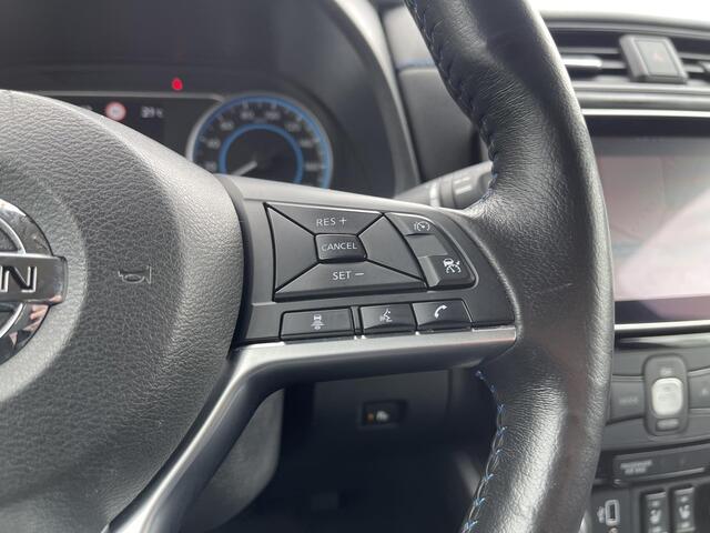 Nissan LEAF N-Connecta 40 kWh *¤2.000 SUBSIDIE MOGELIJK!* | Navigatie | 360° Camera | Two-Tone Lakkleur | Stuur- + Stoelverwarming | Adapt. Cruise Control | Rijklaarprijs!