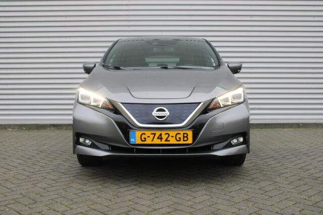 Nissan LEAF Tekna 40 kWh | Airco | Cruise | Camera | Navi | Trekhaak | PDC |