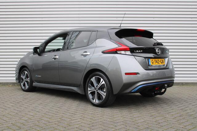 Nissan LEAF Tekna 40 kWh | Airco | Cruise | Camera | Navi | Trekhaak | PDC |
